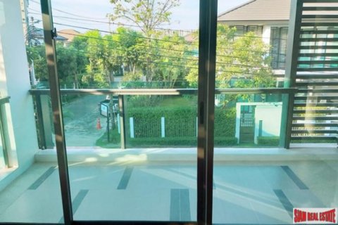Casa de 4 dormitorios en Bangkok, Tailandia № 202770 - foto 3