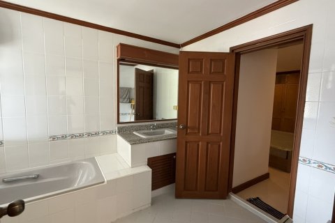 Кондоминиум с 2 спальнями в Клонг Тоэй, Бангкок, Таиланд № 201254 - фото 6