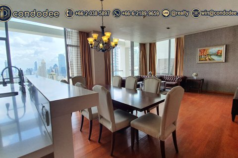 Condo in Sathon, Bangkok, Thailand, 3 bedrooms № 201256