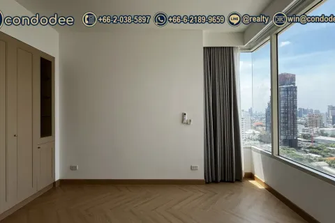 Condo in Watthana, Bangkok, Thailand, 2 bedrooms  № 201257 - photo 3