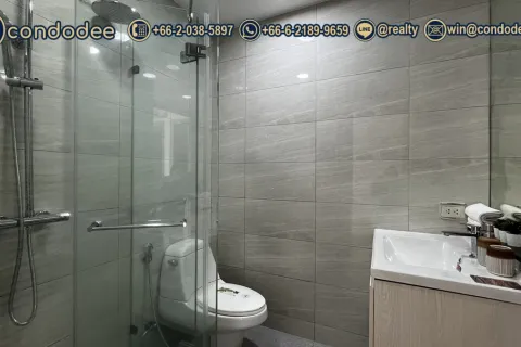 Condo in Watthana, Bangkok, Thailand, 2 bedrooms  № 201257 - photo 4