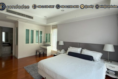 Condominio de 2 dormitorios en Watthana, Bangkok, Tailandia № 201253 - foto 4