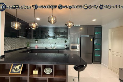 Condominio de 2 dormitorios en Watthana, Bangkok, Tailandia № 201253 - foto 2