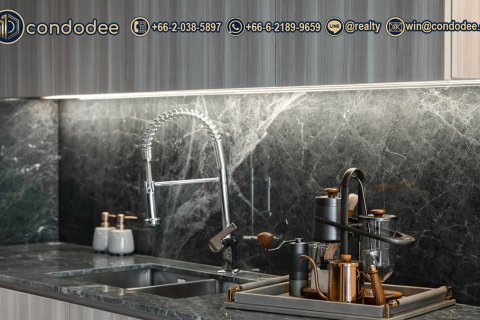 Condo in Bangkok, Thailand, 3 bedrooms № 201258 - photo 6