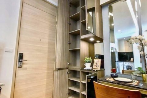 Condominio de 1 dormitorio en Khlong Toei, Bangkok, Tailandia № 115171 - foto 3