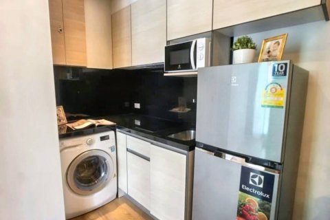 Condominio de 1 dormitorio en Khlong Toei, Bangkok, Tailandia № 115171 - foto 6