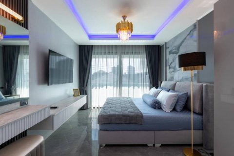 Chalet de 5 dormitorios en Pattaya, Tailandia № 115167 - foto 10