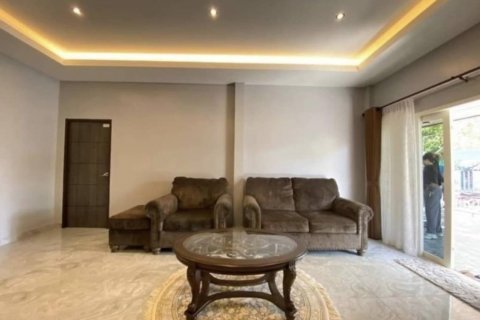 Casa de 3 dormitorios en Pattaya, Tailandia № 115169 - foto 3