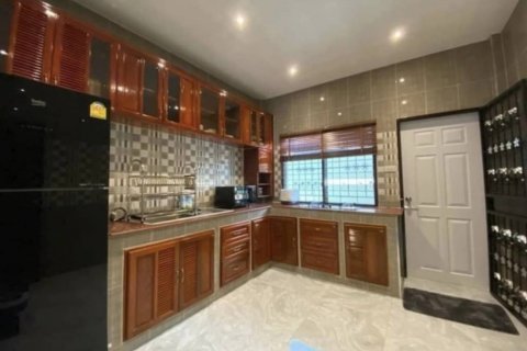 Casa de 3 dormitorios en Pattaya, Tailandia № 115169 - foto 6
