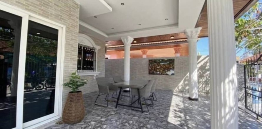 Casa de 3 dormitorios en Pattaya, Tailandia № 115169