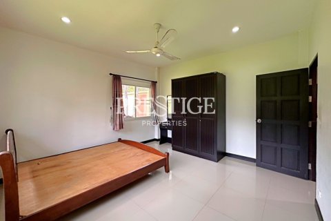 House in Pattaya, Thailand 6 bedrooms № 198313 - photo 21