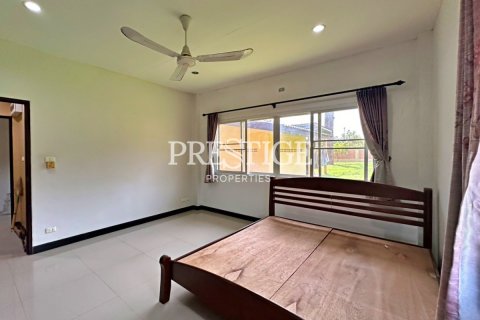 House in Pattaya, Thailand 6 bedrooms № 198313 - photo 20