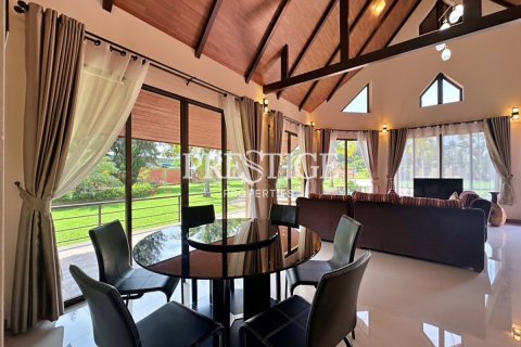 House in Pattaya, Thailand 6 bedrooms № 198313 - photo 10