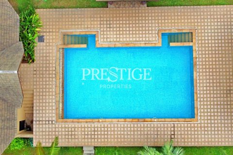 House in Pattaya, Thailand 6 bedrooms № 198313 - photo 3