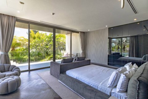 Casa de 6 dormitorios en Bang Tao, Tailandia № 180487 - foto 28