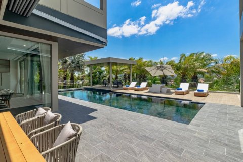 Casa de 6 dormitorios en Bang Tao, Tailandia № 180487 - foto 10