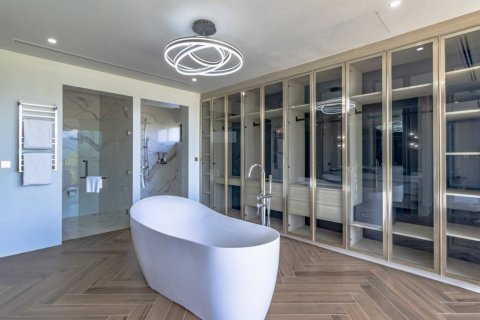 Casa de 6 dormitorios en Bang Tao, Tailandia № 180487 - foto 25