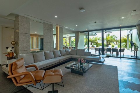 Casa de 6 dormitorios en Bang Tao, Tailandia № 180487 - foto 11