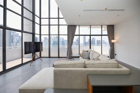 Ático de 3 dormitorios en Bangkok, Tailandia № 180490 - foto 11