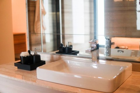 Condominio de 4 dormitorios en Bangkok, Tailandia № 180491 - foto 20