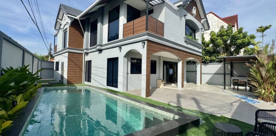 Chalet de 5 dormitorios en Pattaya, Tailandia № 153802