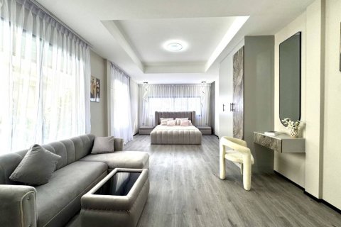 Chalet de 5 dormitorios en Pattaya, Tailandia № 153802 - foto 10