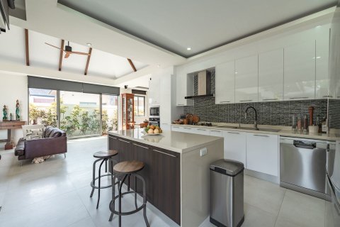 Chalet de 3 dormitorios en Phuket, Tailandia № 145143 - foto 12