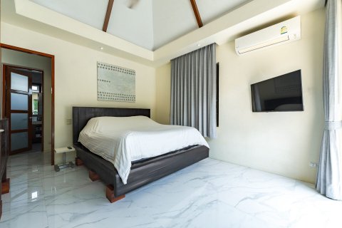 Chalet de 3 dormitorios en Phuket, Tailandia № 145143 - foto 17