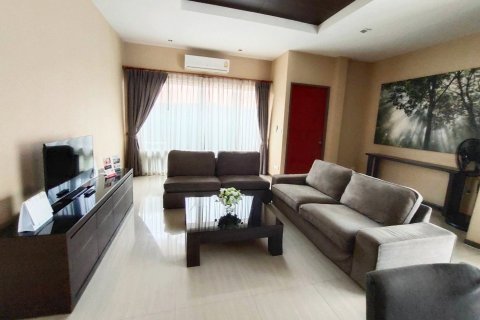 Casa de 3 dormitorios en Pattaya, Tailandia № 54657 - foto 4