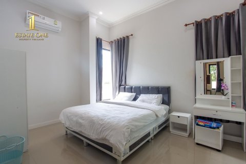 Chalet de 4 dormitorios en Hua Hin, Tailandia № 220510 - foto 16