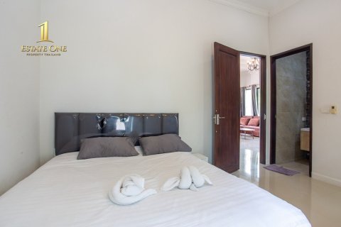 Chalet de 4 dormitorios en Hua Hin, Tailandia № 220510 - foto 19