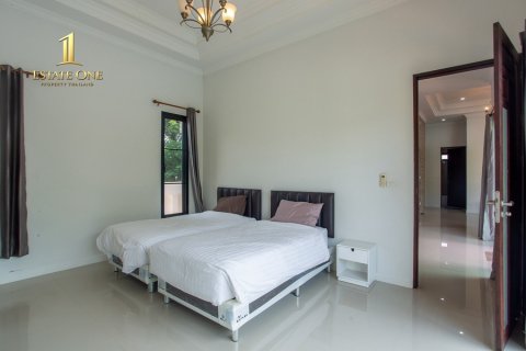 Chalet de 4 dormitorios en Hua Hin, Tailandia № 220510 - foto 24
