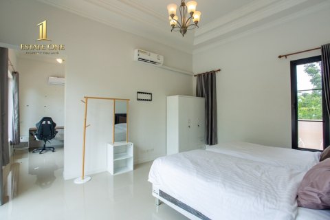 Chalet de 4 dormitorios en Hua Hin, Tailandia № 220510 - foto 25