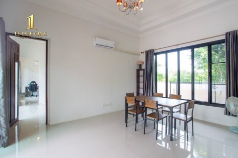 Chalet de 4 dormitorios en Hua Hin, Tailandia № 220510 - foto 12