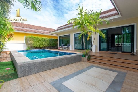 Chalet de 4 dormitorios en Hua Hin, Tailandia № 220510 - foto 2