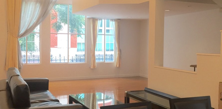 บ้านในวัฒนา, กรุงเทพฯ, ประเทศไทย 4 ห้องนอน № 220512
