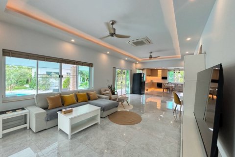 Chalet de 3 dormitorios en Hua Hin, Tailandia № 220511 - foto 10
