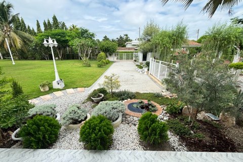 Chalet de 3 dormitorios en Hua Hin, Tailandia № 220511 - foto 29
