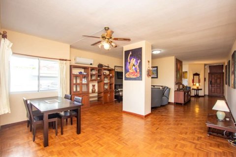Condo in Chiang Mai, Thailand, 2 bedrooms  № 220507