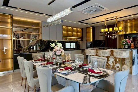 Chalet de 5 dormitorios en Pattaya, Tailandia № 162431 - foto 7
