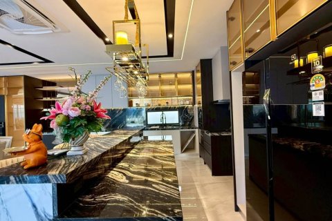 Chalet de 5 dormitorios en Pattaya, Tailandia № 162431 - foto 9