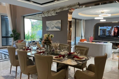 Chalet de 5 dormitorios en Pattaya, Tailandia № 162431 - foto 5