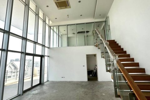 Dúplex de 2 dormitorios en Bangkok, Tailandia № 162426 - foto 5