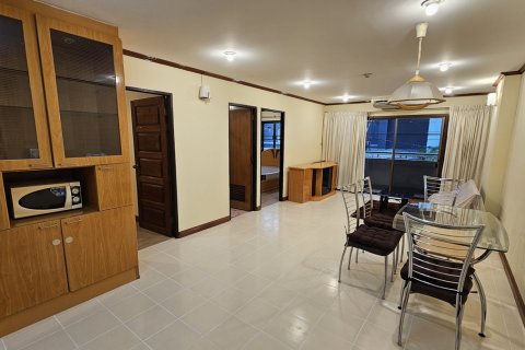 Condo in Watthana, Bangkok, Thailand, 2 bedrooms  № 201064 - photo 5