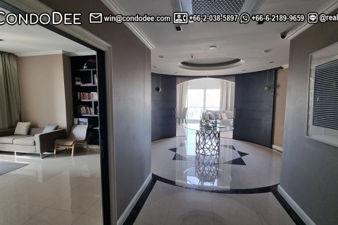 Condominio de 4 dormitorios en Watthana, Bangkok, Tailandia № 201062 - foto 12