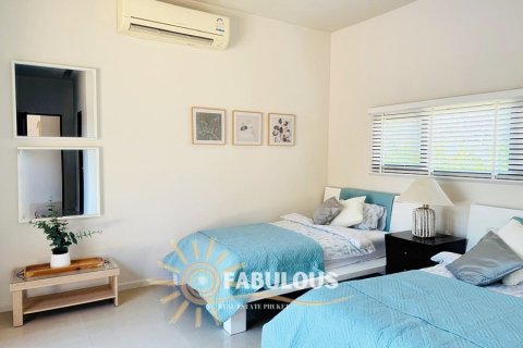 Chalet de 4 dormitorios en Rawai, Tailandia № 205740 - foto 5