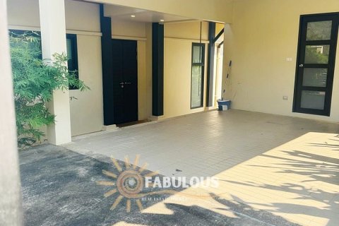 Chalet de 4 dormitorios en Rawai, Tailandia № 205740 - foto 8