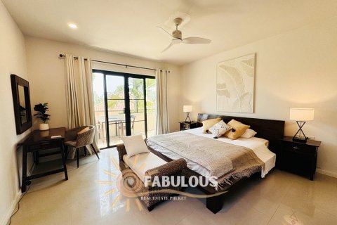 Chalet de 4 dormitorios en Rawai, Tailandia № 205740 - foto 13