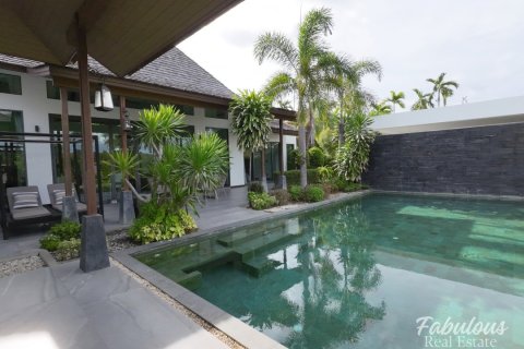 Chalet de 4 dormitorios en Bang Tao, Tailandia № 205737 - foto 4