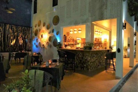 Local comercial 800 m2 en Chiang Mai, Tailandia № 162829